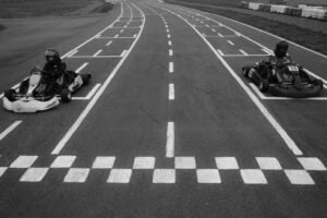 Padre Cup : des prêtres s'affrontent en karting en Dordogne