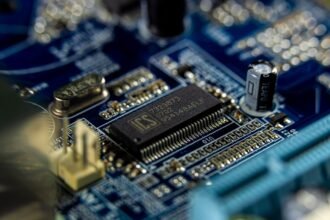 IA open source : Anthropic dément vouloir l'interdire