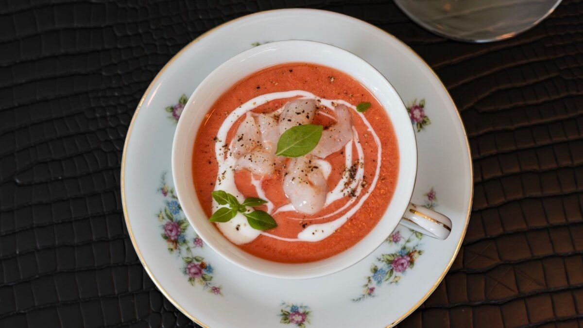 Cette recette de gaspacho andalou se prépare en 20 minutes