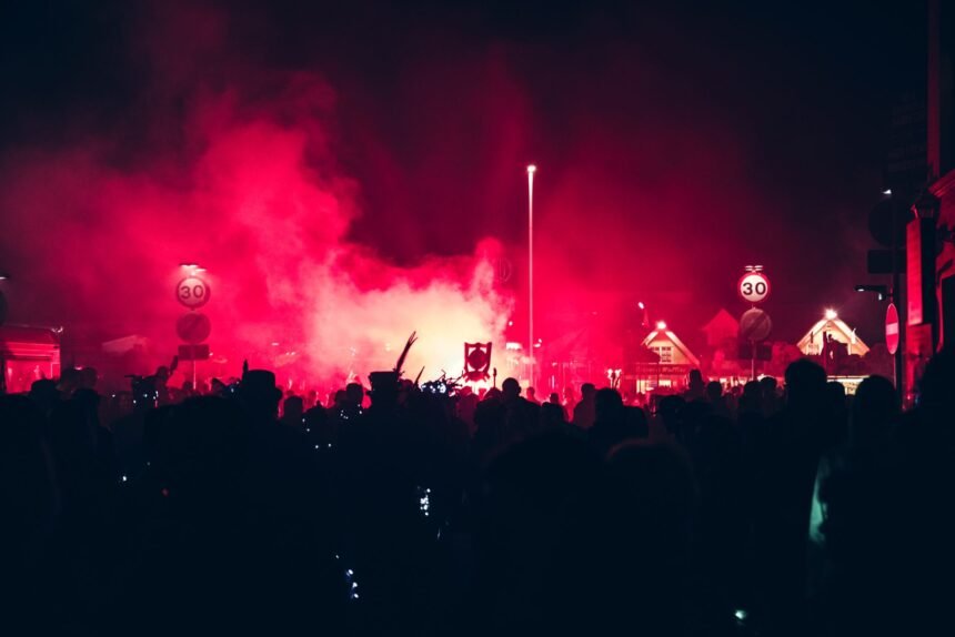 Morbihan : une rave-party illégale réunit 1 500 personnes en pleine alerte rouge canicule rave party illégale Morbihan