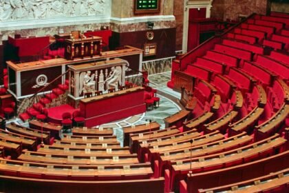 Le Pen officialise sa candidature à la présidentielle 2027 dans le JDD