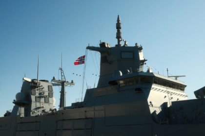 Iran : Washington frappe pour la troisième nuit, escalade dans le Golfe