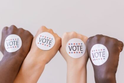 Renaissance attaque le RN en justice pour avoir « volé » son nom dans la campagne Le Pen 2027