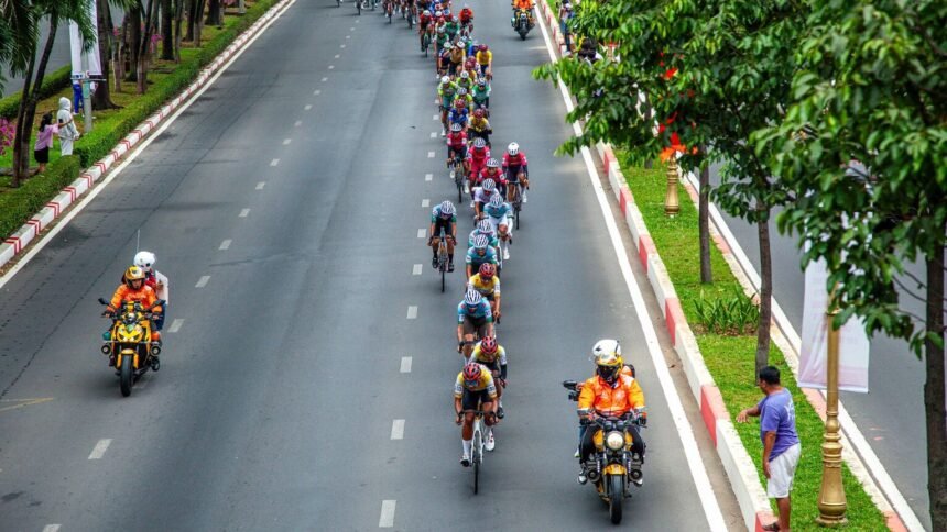 Tour de france : wærenskjold s'impose dans la plus rapide étape de l'histoire à nevers Tour de France : Wærenskjold s’impose dans la plus rapide étape de l’histoire à Nevers
