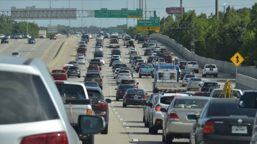 Départs en vacances : 708 km de bouchons sur les routes françaises ce samedi Départs en vacances : 708 km de bouchons sur les routes françaises ce samedi