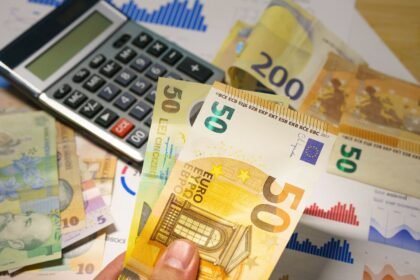 Fmi : le déficit français gonflé à 5,2 % du pib, la guerre en iran plombe les finances publiques FMI : le déficit français gonflé à 5,2 % du PIB, la guerre en Iran plombe les finances publiques