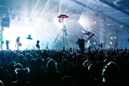 Delta festival de marseille : douze artistes annulent après des accusations contre le cofondateur Delta Festival de Marseille : douze artistes annulent après des accusations contre le cofondateur