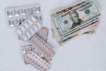 Franchises médicales : le gouvernement envisage de doubler le plafond à 200 euros Franchises médicales : le gouvernement envisage de doubler le plafond à 200 euros