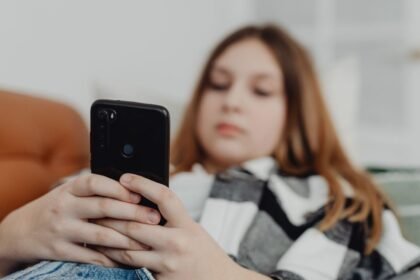 Tiktok dans le viseur de l’ue : la vie privée des mineurs en danger TikTok dans le viseur de l’UE : la vie privée des mineurs en danger