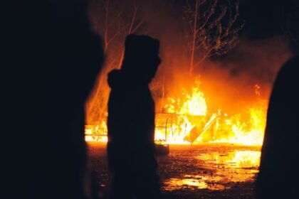 Var : un homme de 23 ans incarcéré pour une dizaine de départs de feu Var : un homme de 23 ans incarcéré pour une dizaine de départs de feu