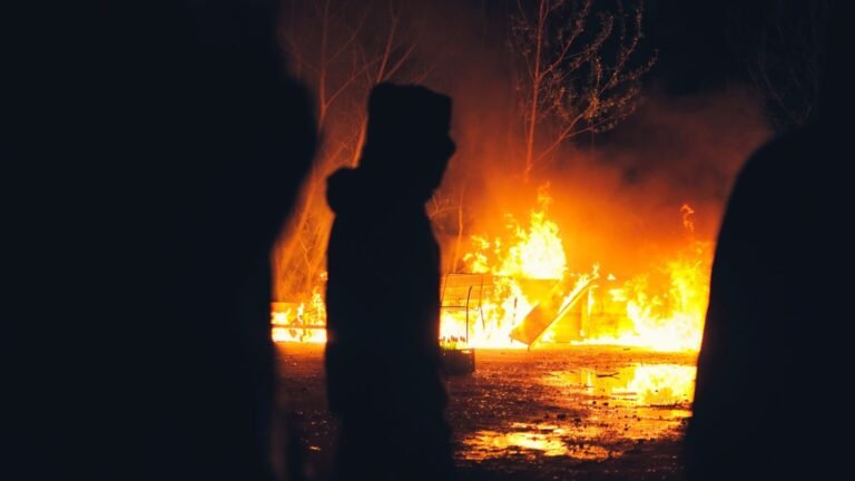 Var : un homme de 23 ans incarcéré pour une dizaine de départs de feu