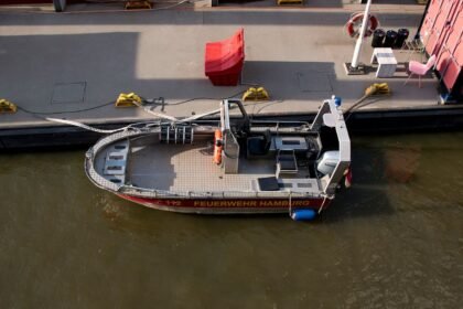 Incendie au Vieux-Port de Marseille : deux bateaux coulés, neuf blessés