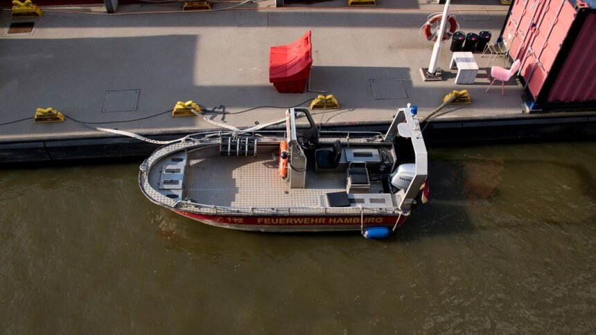 Incendie au vieux-port de marseille : deux bateaux coulés, neuf blessés Incendie au Vieux-Port de Marseille : deux bateaux coulés, neuf blessés