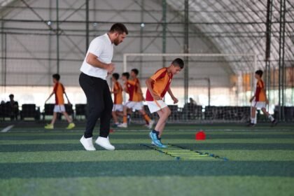 Bruno Genesio officiellement nommé entraîneur de l&rsquo;Olympique de Marseille