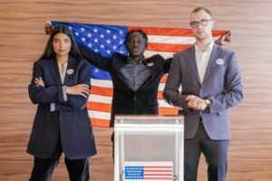 Édouard philippe lance officiellement sa candidature à la présidentielle 2027 comédien, pascal, vincent, robins, bois