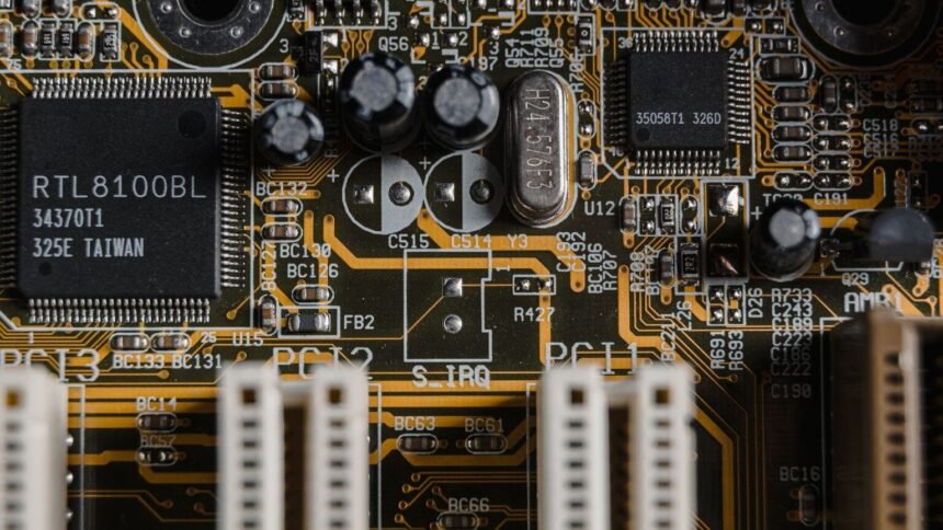 ASML chute de 5,8 % à Wall Street face à la Chine