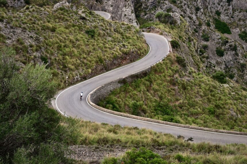 L'étape du tour 2026 : 16 000 amateurs à l'assaut de l'alpe d'huez ce dimanche L'Étape du Tour 2026 : 16 000 amateurs à l'assaut de l'Alpe d'Huez ce dimanche