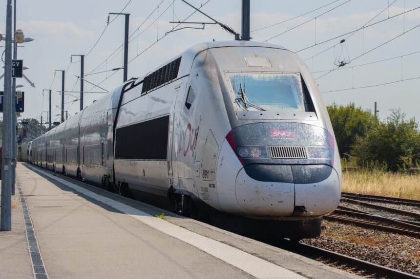 Incendies : la SNCF suspend tous les TGV au sud de Bordeaux