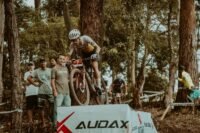 Tour de france : vingegaard abandonne sur chute, evenepoel s'impose en patron sur la 15e étape Tour de France : Vingegaard abandonne sur chute, Evenepoel s'impose en patron sur la 15e étape