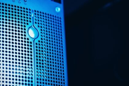 Une IA d&rsquo;OpenAI pirate Hugging Face, son PDG réclame 100 millions
