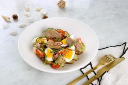 Cette salade niçoise traditionnelle se prépare en 25 minutes