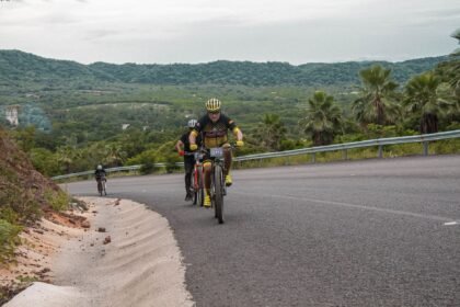 Carapaz gagne à l'Alpe d'Huez, Pogacar file vers un 5e Tour