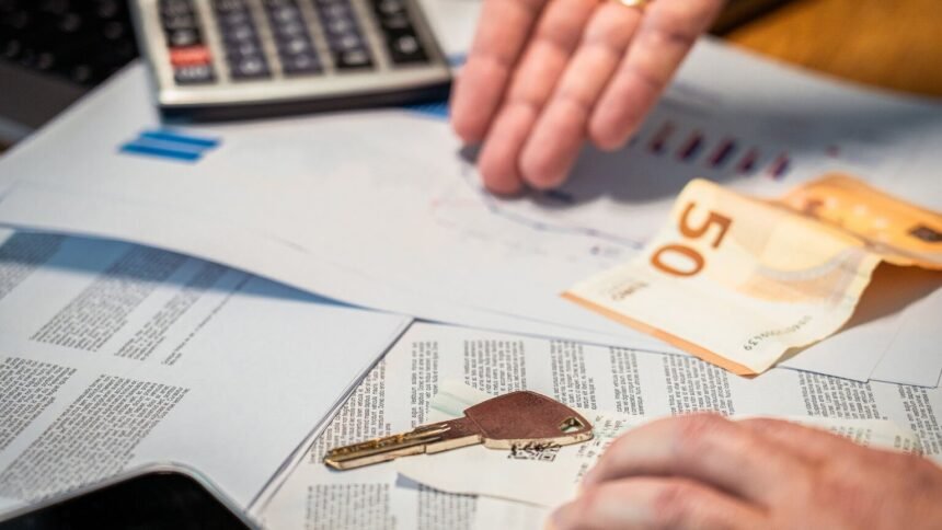 Allocations, apl, retraites : un rapport vise 4,2 milliards d'économies Allocations, APL, retraites : un rapport vise 4,2 milliards d’économies