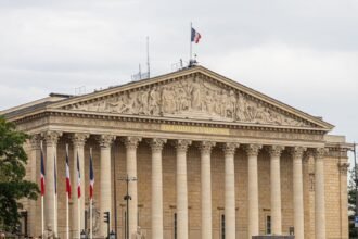 Climat : la ministre Barbut dément avoir « encensé » Mélenchon
