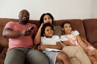 Audiences TV mercredi 12 août 2026 : TF1 leader devant France 2