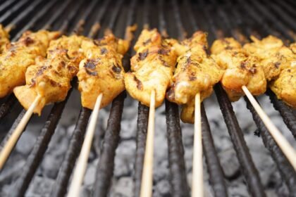 Réussissez des brochettes de poulet marinées au citron en 30 minutes
