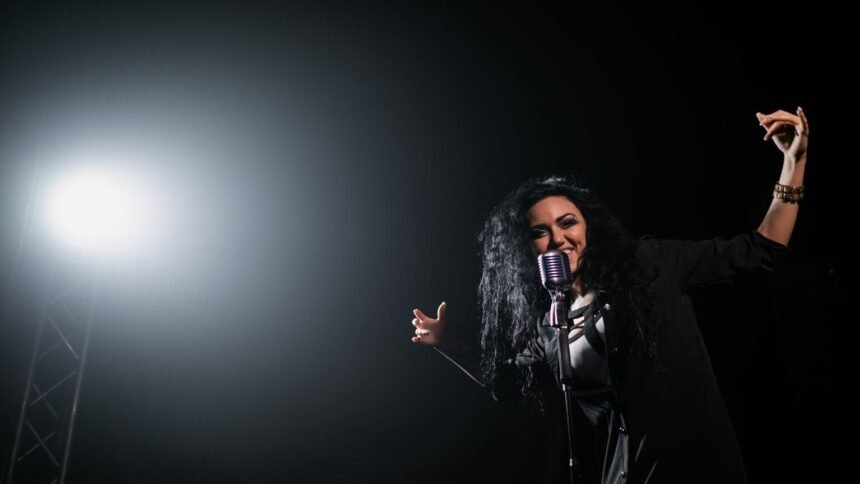 Charlotte cardin annule aussi son concert en pologne, blessée aux cordes vocales Charlotte Cardin annule aussi son concert en Pologne, blessée aux cordes vocales