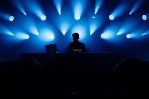 Charlotte cardin annule ronquières, remplacée par lost frequencies Charlotte Cardin annule Ronquières, remplacée par Lost Frequencies