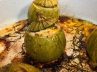 Ces courgettes rondes farcies à la viande se préparent en 40 minutes Ces courgettes rondes farcies à la viande se préparent en 40 minutes