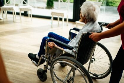 Ehpad : transparence obligatoire sur le personnel dès lundi EHPAD : transparence obligatoire sur le personnel dès lundi