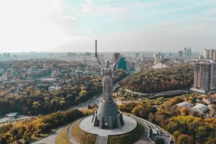 Russie : 13 morts dans une frappe de drone ukrainien sur la ville de nijni kamskoye Russie : 13 morts dans une frappe de drone ukrainien sur la ville de Nijni Kamskoye