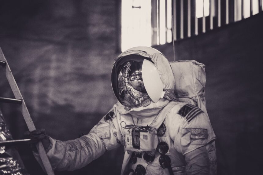 Sophie adenot : première française à sortir dans l'espace le 18 août Sophie Adenot espace