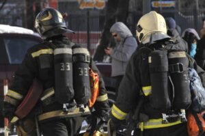 Grève nationale des pompiers : neuf syndicats appellent à cesser le travail jeudi 13 août Pompiers en intervention - grève nationale 13 août