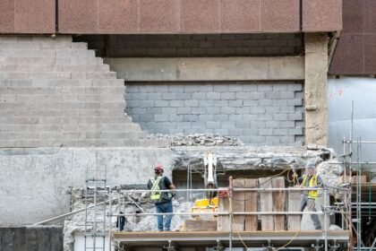 Doubs : un ouvrier tue sur un chantier de demolition d'une terrasse illegale Doubs : un ouvrier tue sur un chantier de demolition d’une terrasse illegale