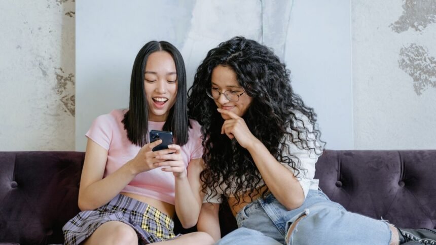 Réseaux sociaux : attal réclame un référendum pour protéger les moins de 15 ans Réseaux sociaux : Attal réclame un référendum pour protéger les moins de 15 ans
