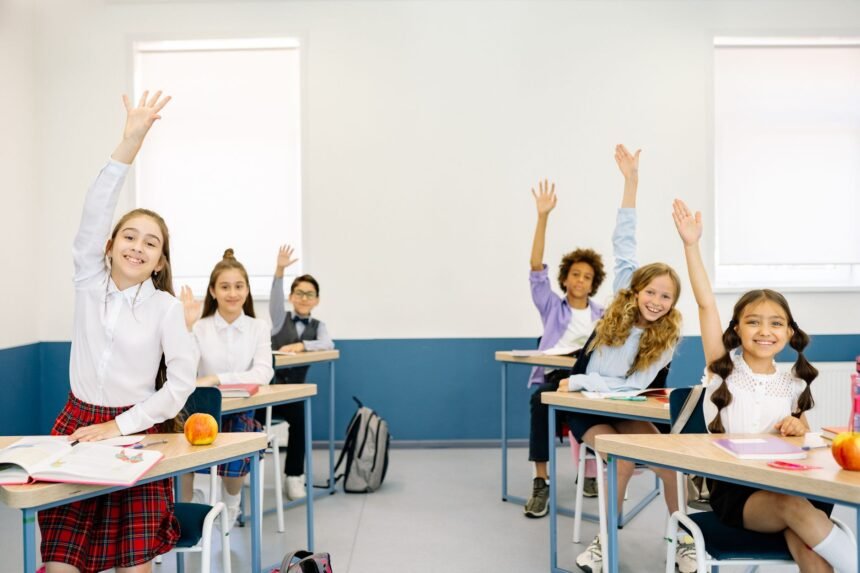 Rentrée scolaire à la réunion : le téléphone portable désormais interdit au lycée rentrée scolaire téléphone lycée