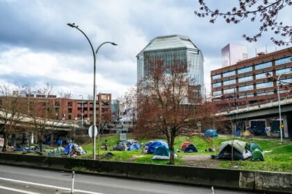 Nantes : deux camps de roms évacués ce matin dans le quartier de doulon Nantes : deux camps de Roms évacués ce matin dans le quartier de Doulon