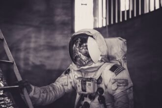 Sophie adenot, première française à marcher dans l'espace depuis l'iss procès Meta mineurs réseaux sociaux