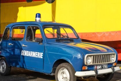 Landes : une femme retrouvée morte à sanguinet, son mari placé en garde à vue Landes : une femme retrouvée morte à Sanguinet, son mari placé en garde à vue