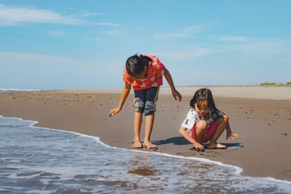 Secours Populaire : 5 000 enfants franciliens découvrent la mer à Deauville