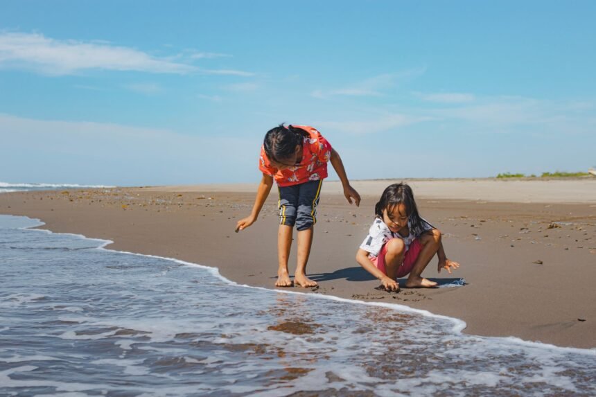 Secours populaire : 5 000 enfants franciliens découvrent la mer à deauville journées des oubliés des vacances 2026