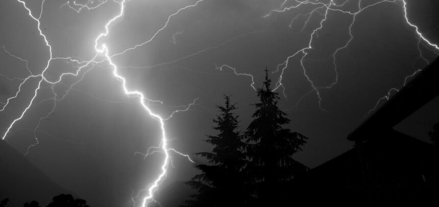 Orages : l'ardèche, la drôme et l'isère passent en vigilance orange ce 20 août vigilance orange orages