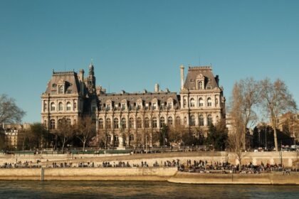 Paris : 253 personnes mises à l’abri après l’évacuation d’un campement dans le marais Paris : 253 personnes mises à l’abri après l’évacuation d’un campement dans le Marais