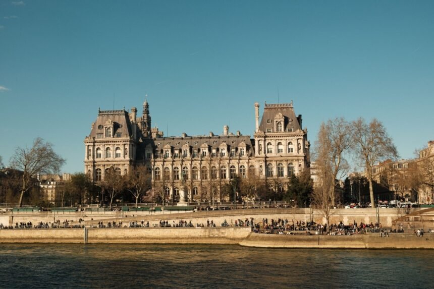 campement paris migrants marais