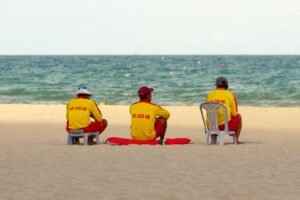 Noyades : 301 morts depuis le 19 juin, un bilan en hausse de 14 % video, guillaume, pley, reçoit, elodie