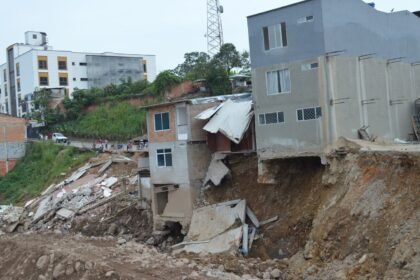 Guinée : 30 morts dans l'éboulement d'une décharge à conakry Guinée : 30 morts dans l’éboulement d’une décharge à Conakry